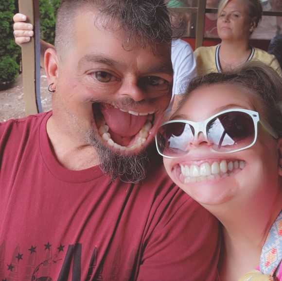 Meet Your Posher, Amanda!! - Picture 4 of 8